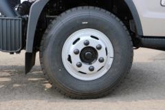 现代商用车 盛图H5 154马力 5.3米排半厢式轻卡(CHM5070XXYGDC42V)