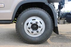 现代商用车 盛图H5 154马力 5.3米排半厢式轻卡(CHM5070XXYGDC42V)