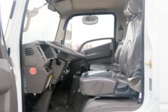 现代商用车 致道300MII 116马力 3.85米排半厢式轻卡(CNJ5041XXYZDB33V)