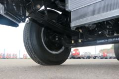 现代商用车 致道300MII 116马力 3.85米排半厢式轻卡(CNJ5041XXYZDB33V)