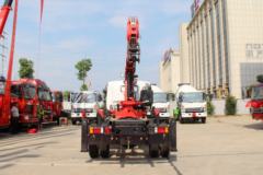 中国重汽 豪曼H3 129马力 4X2 随车吊(宽体)(ZZ5148JSQF17EB0)