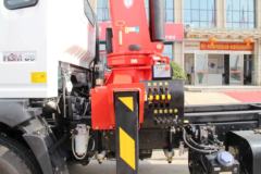中国重汽 豪曼H3 129马力 4X2 随车吊(宽体)(ZZ5148JSQF17EB0)