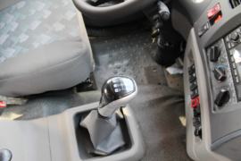 豪曼H5&nbsp;随车吊驾驶室图片