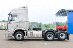 现代商用车 创虎XCIENT重卡 520马力 6X2R自动挡牵引车(ZF AMT手自一体)(CHM4251KPQ46V)