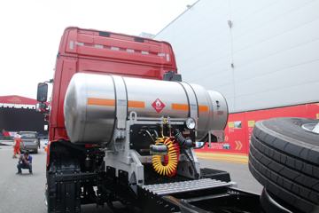 �ൺ��� JH6�ؿ� 400���� 6X4 LNGǣ����(435����)(CA4250P25K27T1E5M)ͼƬ