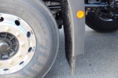 青岛解放 JH6重卡 南方版 420马力 8X4 9.5米仓栅式载货车(CA5310CCYP25K2L7T4E5A80)