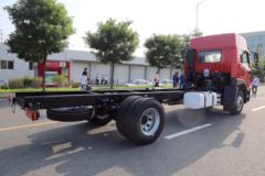 青岛解放 龙VH中卡 先锋版 180马力 4X2 6.75米厢式载货车(CA5189XXYPK2L2E5A80) 青岛解放 龙VH中卡 先锋版 180马力 4X2 6.75米厢式载货车(CA5189XXYPK2L2E5A80)