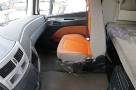 欧曼EST-A&nbsp;牵引车驾驶室                                               图片