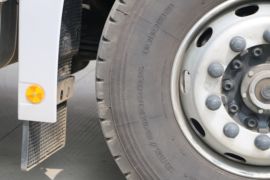 欧曼EST-A&nbsp;牵引车底盘                                                图片