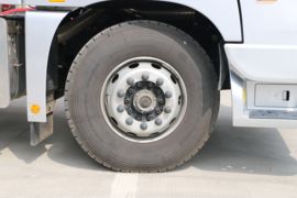 欧曼EST-A&nbsp;牵引车底盘                                                图片