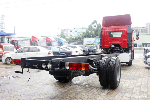 特惠:J6L 大柴 180马力 载货车