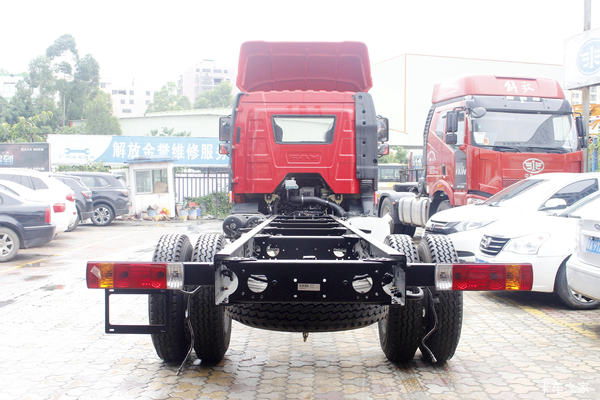 购解放J6L载货车 享高达0.8万优惠