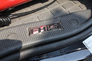 �ֶ��� FH16�ؿ� 700���� 4X2 ǣ����ͼƬ