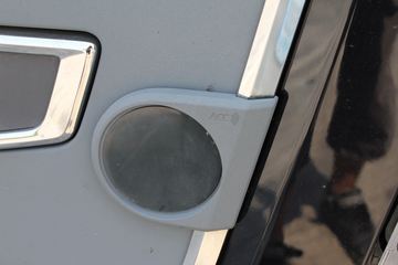 �ֶ��� FH16�ؿ� 700���� 4X2 ǣ����ͼƬ