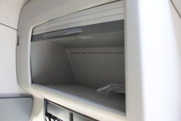 �ֶ��� FH16�ؿ� 700���� 4X2 ǣ����ͼƬ