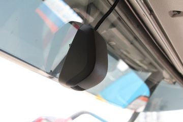 �ֶ��� FH16�ؿ� 700���� 4X2 ǣ����ͼƬ