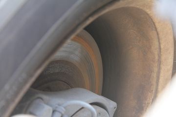 �ֶ��� FH16�ؿ� 700���� 4X2 ǣ����ͼƬ