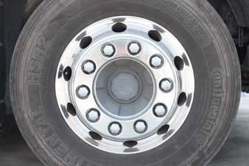 �ֶ��� FH16�ؿ� 700���� 4X2 ǣ����ͼƬ