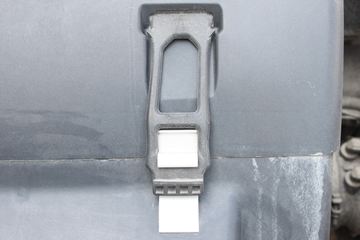 �ֶ��� FH16�ؿ� 700���� 4X2 ǣ����ͼƬ