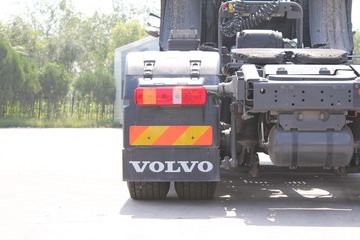 �ֶ��� FH16�ؿ� 700���� 4X2 ǣ����ͼƬ