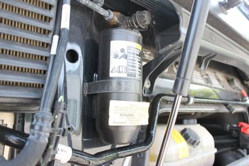 �ֶ��� FH16�ؿ� 700���� 4X2 ǣ����ͼƬ