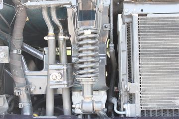 �ֶ��� FH16�ؿ� 700���� 4X2 ǣ����ͼƬ