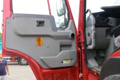 中国重汽 HOWO重卡 380马力 8X4 8.2米自卸车(ZZ3317N4667E1)