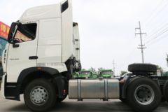 中国重汽 HOWO T7H重卡 540马力 6X4牵引车(ZZ4257W324HE1B)