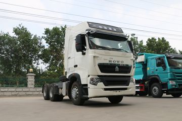 中国重汽 HOWO T7H重卡 540马力 6X4牵引车(ZZ4257W324HE1B)