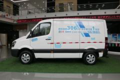 东风瑞泰特 EM30-RTT 5.4米纯电动厢式运输车65.5kWh
