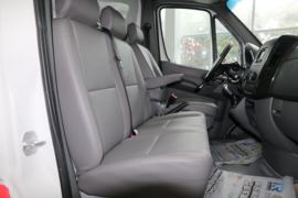 EM30&nbsp;电动封闭厢货驾驶室图片