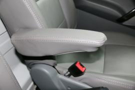 EM30&nbsp;电动封闭厢货驾驶室图片