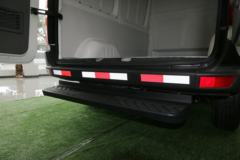 东风瑞泰特 EM30-RTT 5.4米纯电动厢式运输车65.5kWh