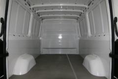 东风瑞泰特 EM30-RTT 5.4米纯电动厢式运输车65.5kWh