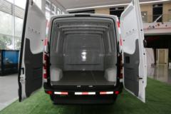 东风瑞泰特 EM30-RTT 5.4米纯电动厢式运输车65.5kWh