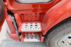 东风柳汽 新乘龙M3中卡 185马力 节油版 4X2 6.8米载货车(LZ1180M3AB)