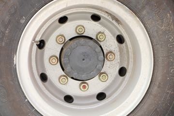 �������� �³���M3�п� 185���� ���Ͱ� 4X2 6.8���ػ���ͼƬ