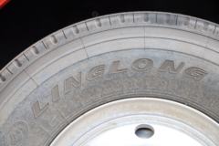 东风柳汽 新乘龙M3中卡 185马力 节油版 4X2 6.8米载货车(LZ1180M3AB)