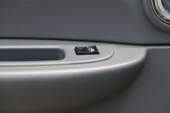 东风 多利卡D6 130马力 4.17米单排仓栅式轻卡(EQ5041CCY8BDBAC)