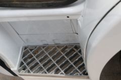 东风 多利卡D6-L 130马力 3.8米排半厢式轻卡(EQ5041XXYL8BDBAC)