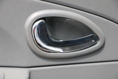 东风 多利卡D6-L 130马力 3.8米排半厢式轻卡(EQ5041XXYL8BDBAC)