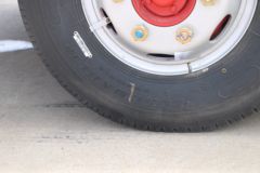 东风 多利卡D6-L 130马力 3.8米排半厢式轻卡(EQ5041XXYL8BDBAC)