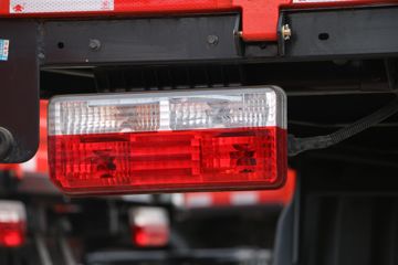 ���� ������D8 156���� 4X2 5.75���Ű������ػ���(EQ1140L8BDE)ͼƬ