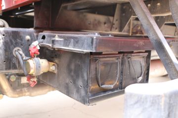 ���� ������D8 156���� 4X2 5.75���Ű������ػ���(EQ1140L8BDE)ͼƬ