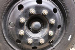 东风 多利卡D8 156马力 4X2 5.75米排半栏板载货车(EQ1140L8BDE)
