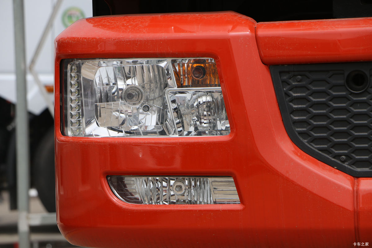  D9 180 4X2 6.8ػ(EQ1183LJ9BDG)                                                