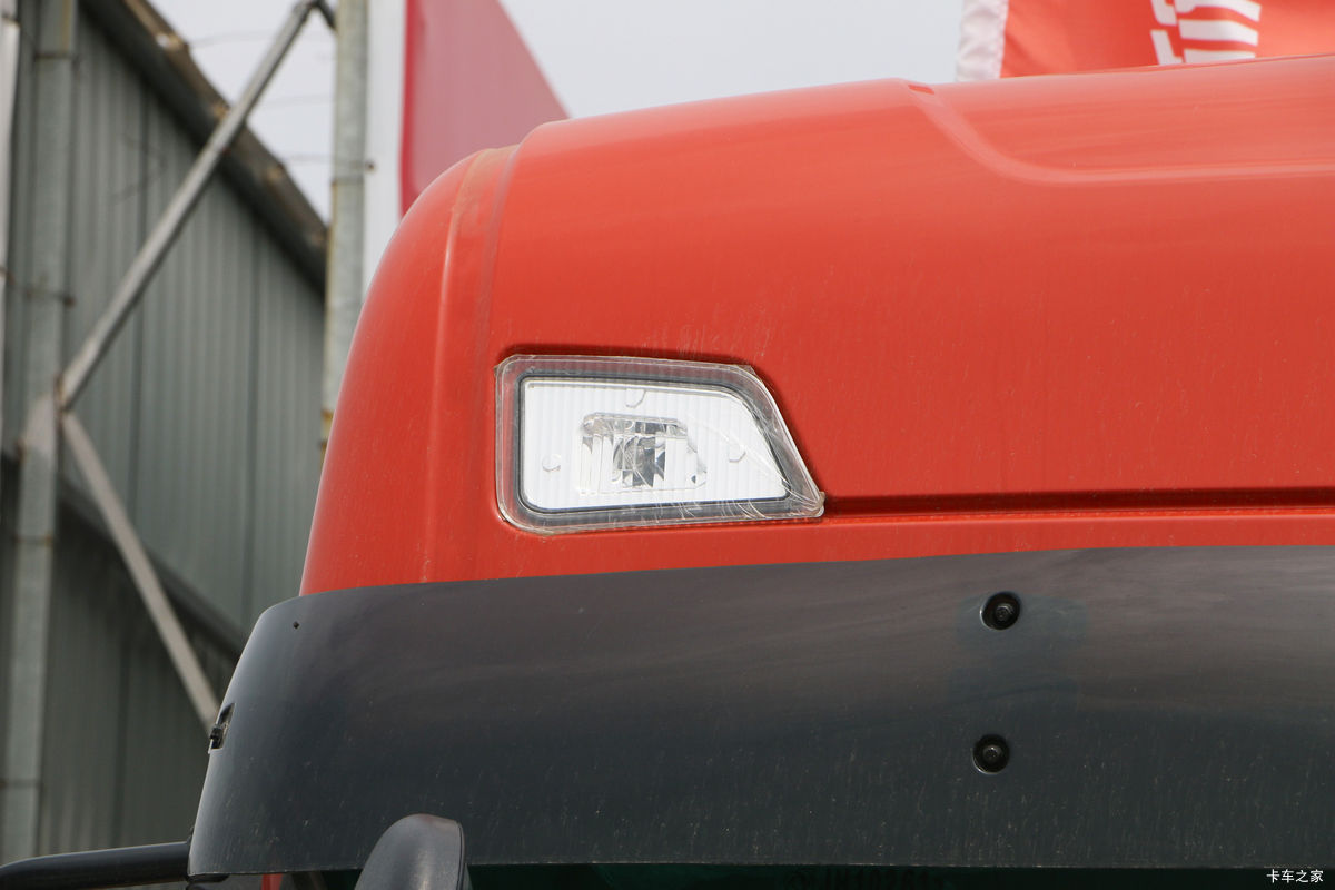  D9 180 4X2 6.8ػ(EQ1183LJ9BDG)                                                