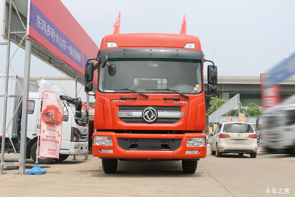 东风 多利卡D9 220马力 4X2 8米厢式载货车(京六)