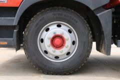 东风 多利卡D9 180马力 4X2 6.8米栏板载货车(EQ1183LJ9BDG)
