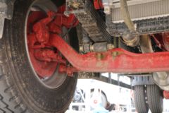东风 多利卡D9 180马力 4X2 6.8米栏板载货车(EQ1183LJ9BDG)